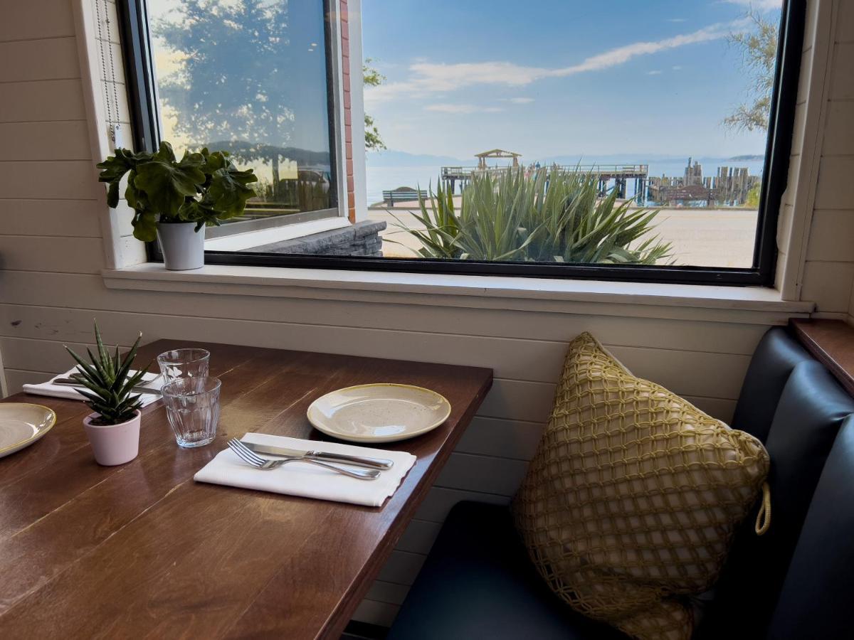 The Oceanside, A Coast Hotel Sechelt Ngoại thất bức ảnh