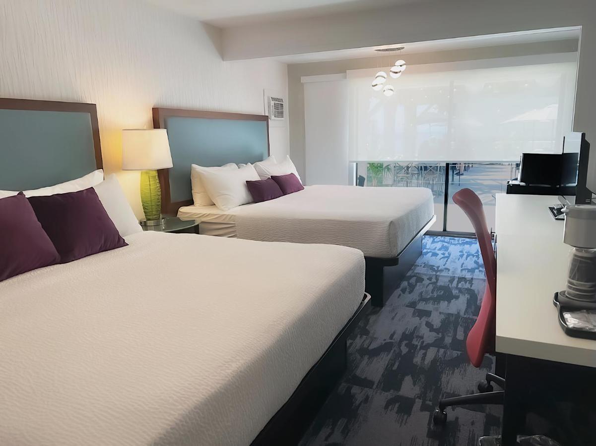 The Oceanside, A Coast Hotel Sechelt Ngoại thất bức ảnh