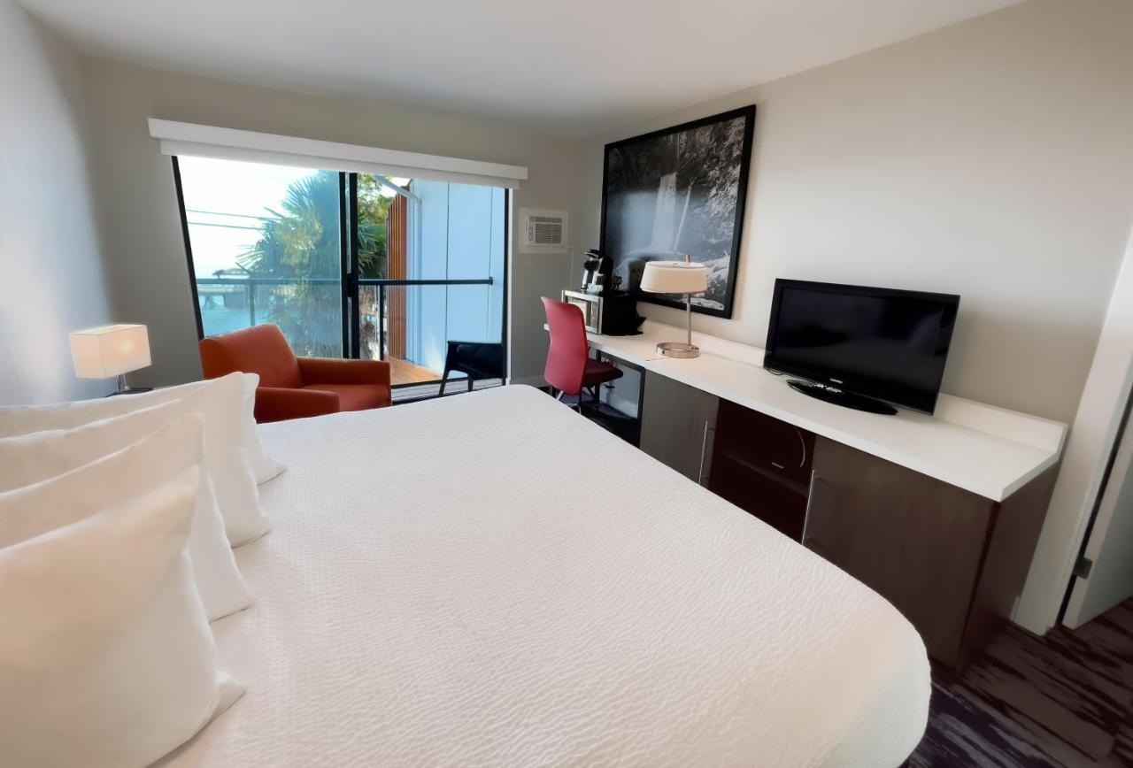 The Oceanside, A Coast Hotel Sechelt Ngoại thất bức ảnh